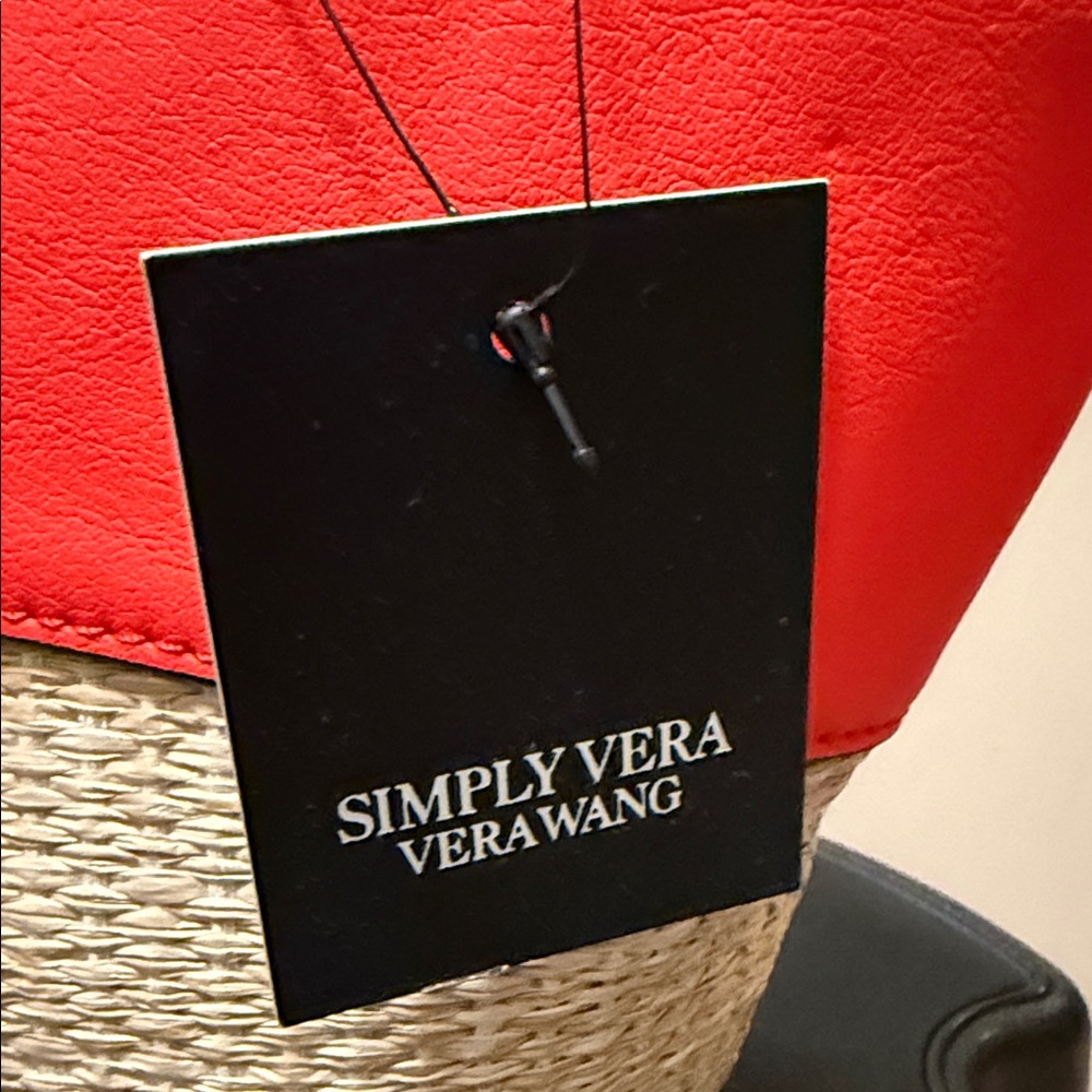 Simply Vera Vera Wang top handle straw crossbody. - Picture 2 of 6